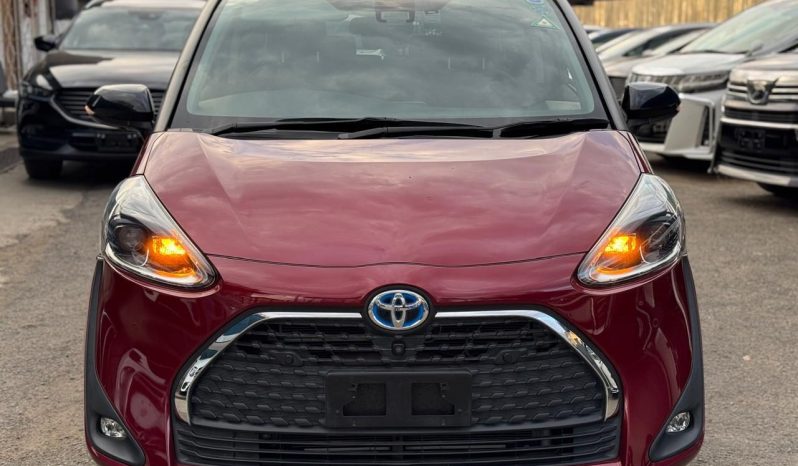 
								Toyota Sienta full									