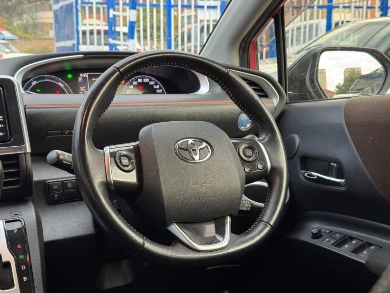 
								Toyota Sienta full									