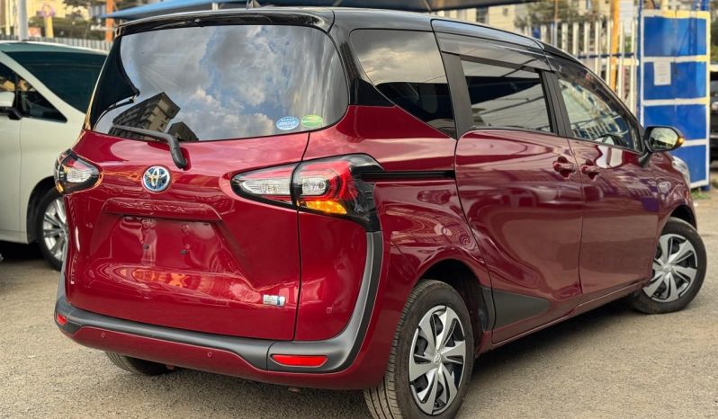 
								Toyota Sienta full									