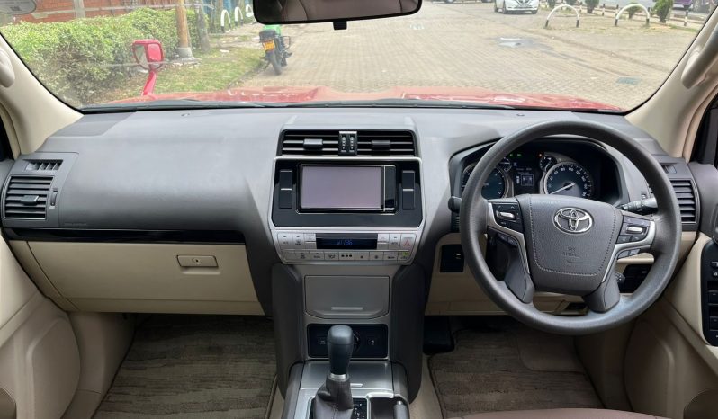 
								Toyota Land Cruiser Prado TXL full									