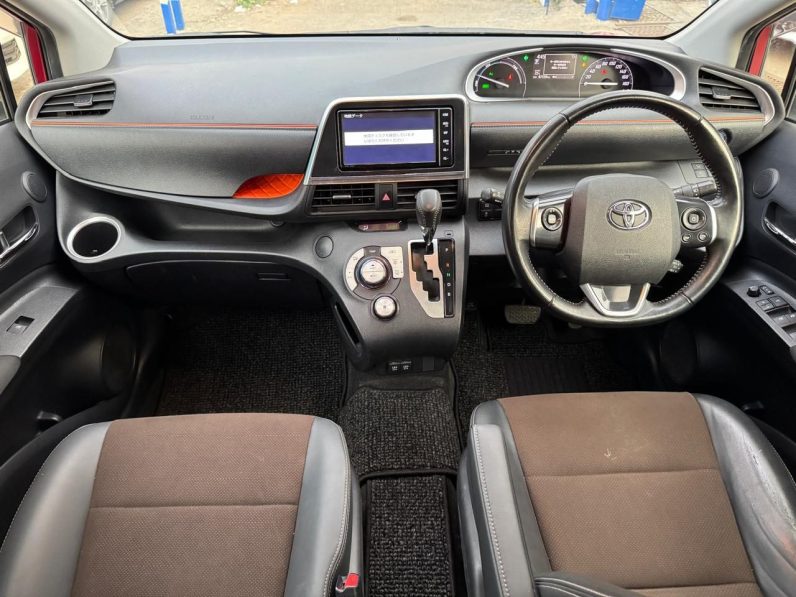 
								Toyota Sienta full									