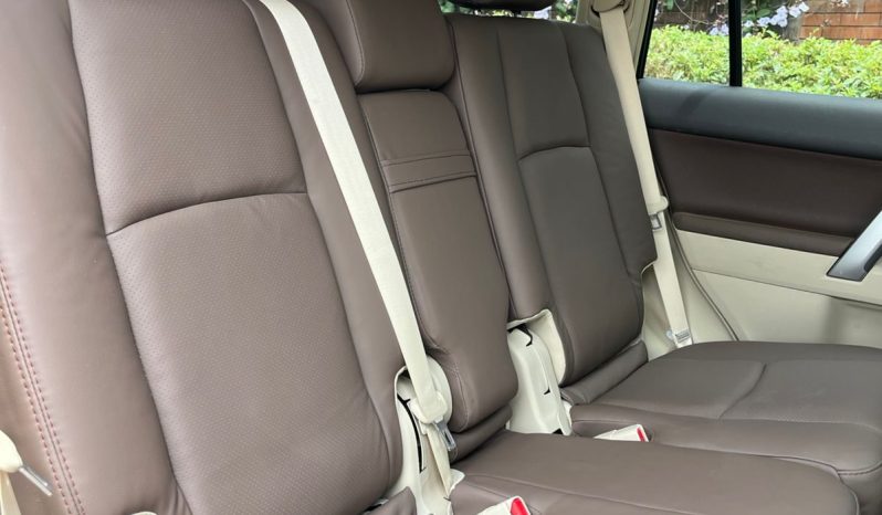 
								Toyota Land Cruiser Prado TXL full									