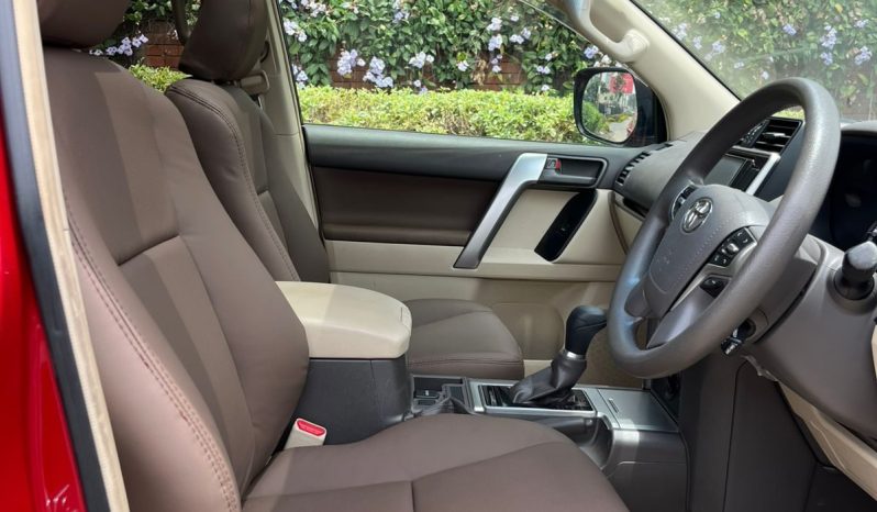 
								Toyota Land Cruiser Prado TXL full									