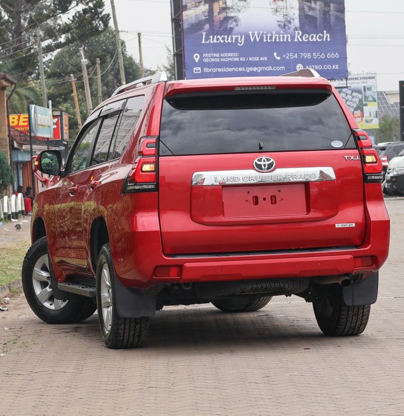 
								Toyota Land Cruiser Prado TXL full									