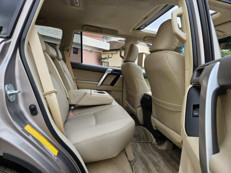 
								Toyota LandCruiser TXL full									