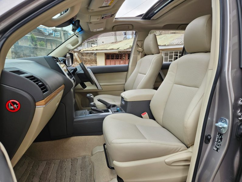 
								Toyota LandCruiser TXL full									