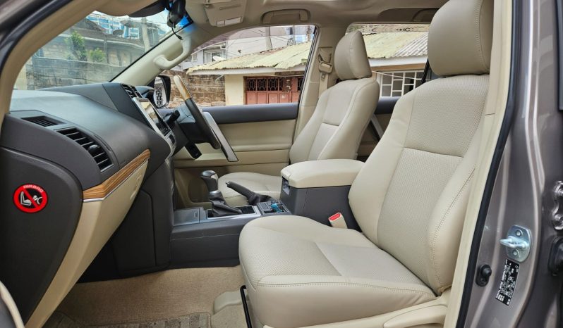 
								Toyota LandCruiser TXL full									