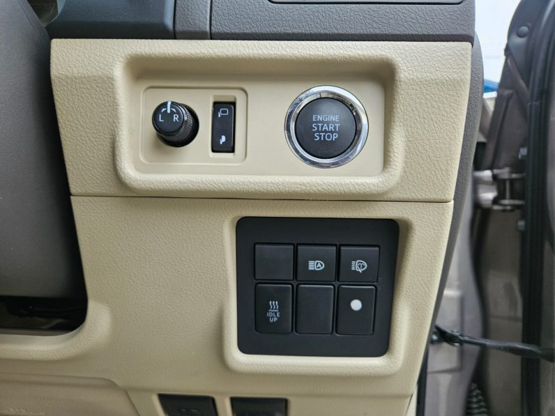 
								Toyota LandCruiser TXL full									