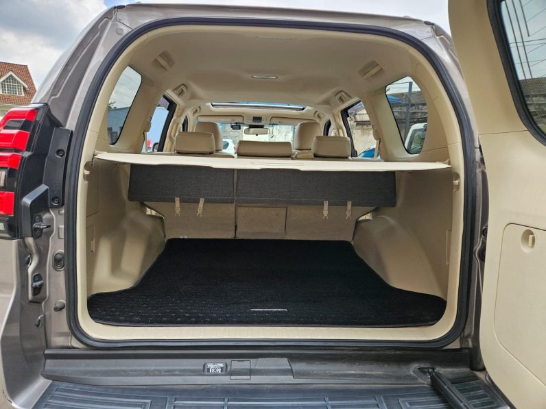 
								Toyota LandCruiser TXL full									