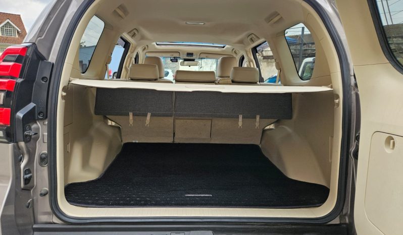 
								Toyota LandCruiser TXL full									