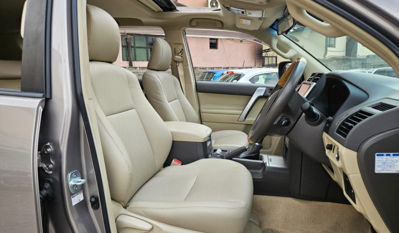 
								Toyota LandCruiser TXL full									