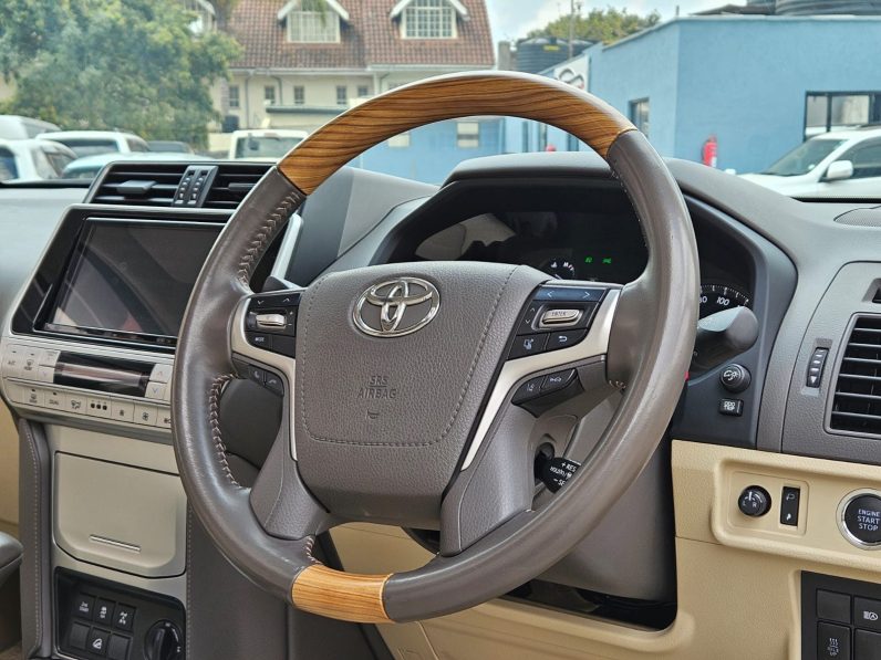 
								Toyota LandCruiser TXL full									