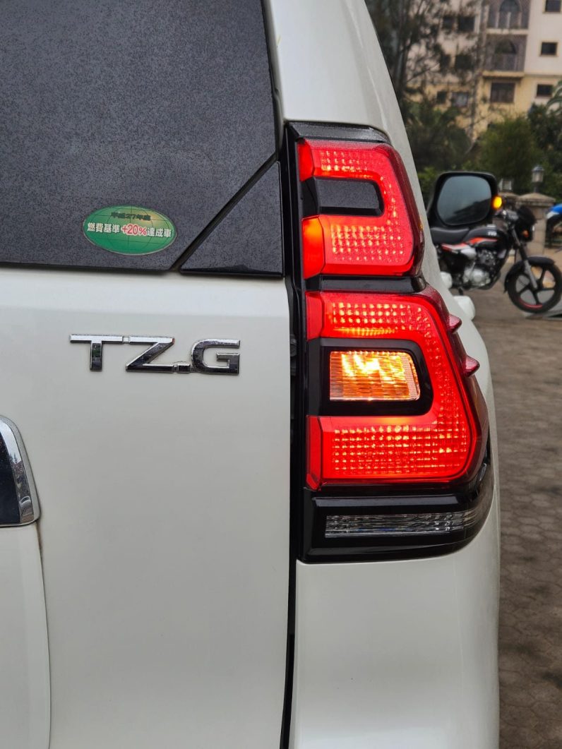 
								Toyota land Cruiser prado TZG full									