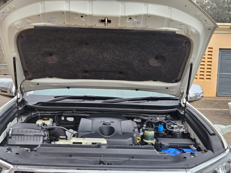 
								Toyota land Cruiser prado TZG full									