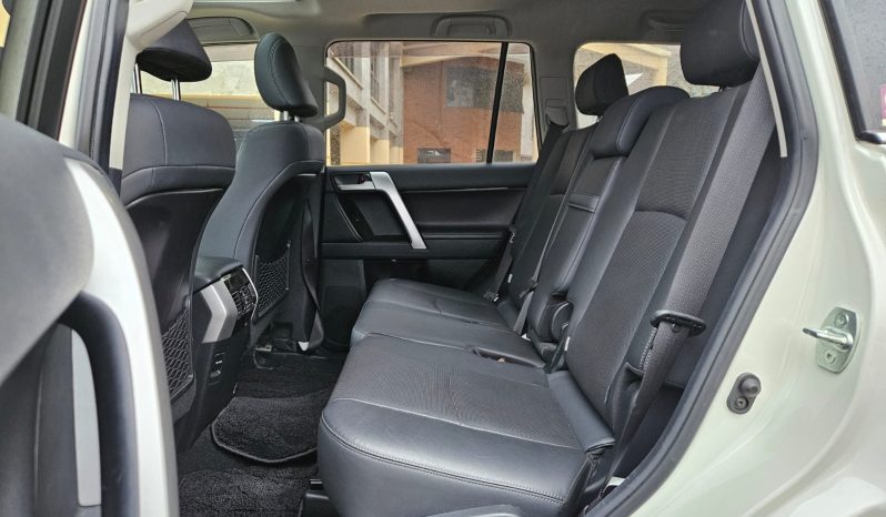 
								Toyota land Cruiser prado TZG full									