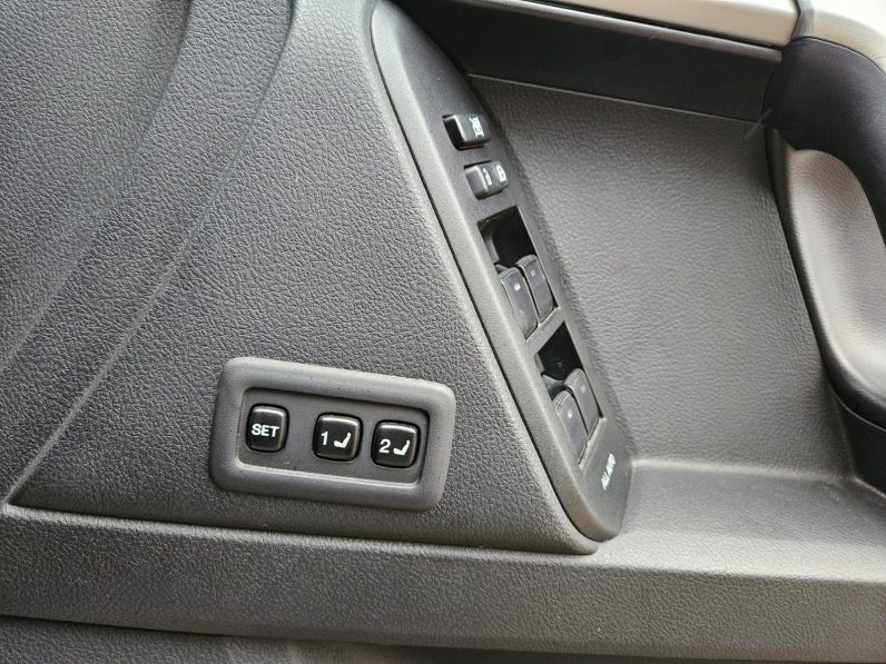 
								Toyota land Cruiser prado TZG full									