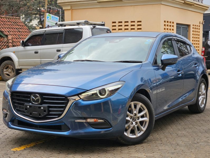 
								Mazda Axela full									