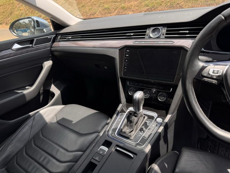 
								Volkswagen Arteon full									