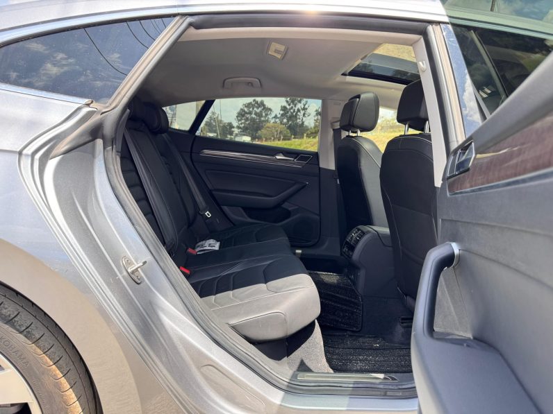 
								Volkswagen Arteon full									