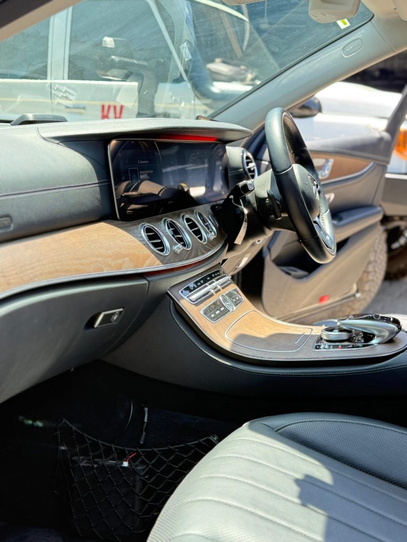 
								Mercedez Benz E450 full									