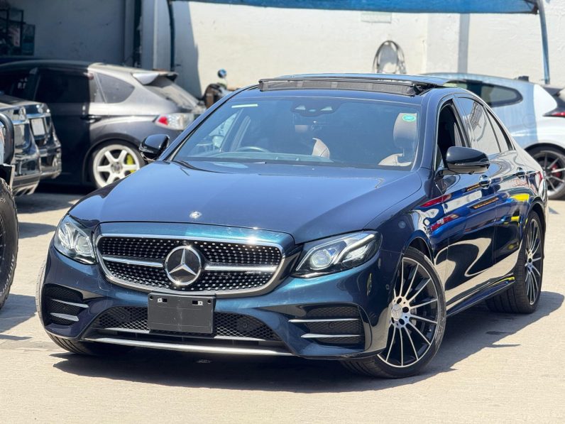 
								Mercedes-Benz E43 AMG full									