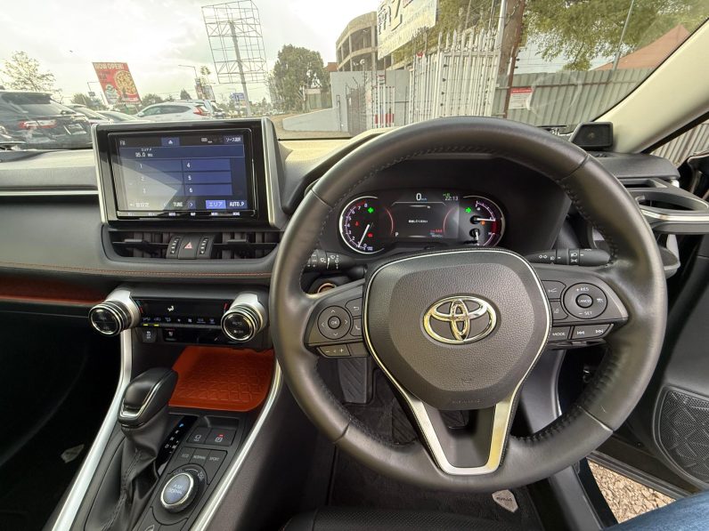
								Toyota RAV4 full									