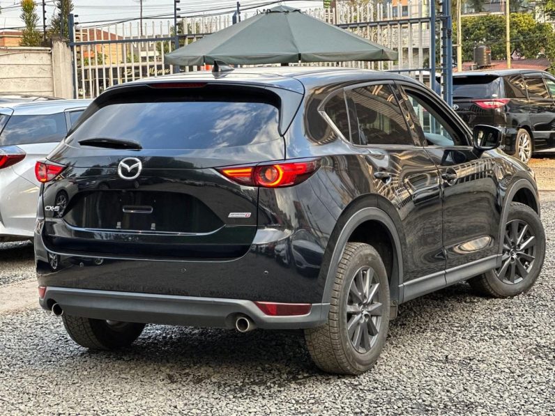 
								Mazda CX-5 full									
