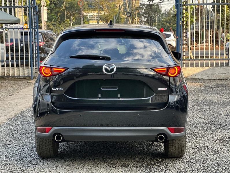 
								Mazda CX-5 full									