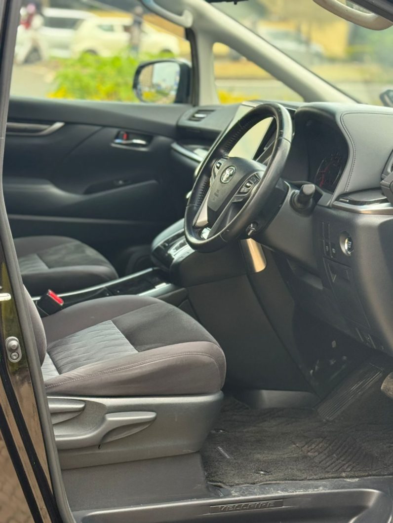 
								Toyota Vellfire full									