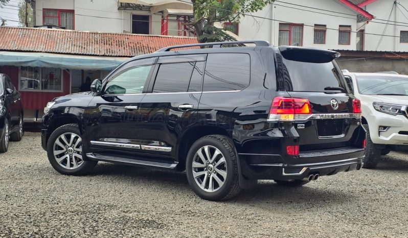 
								Toyota LandCruiser 200 Series (LC200) full									