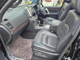 Toyota LandCruiser 200 Series (LC200)