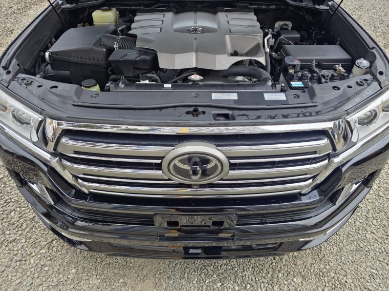 
								Toyota LandCruiser 200 Series (LC200) full									