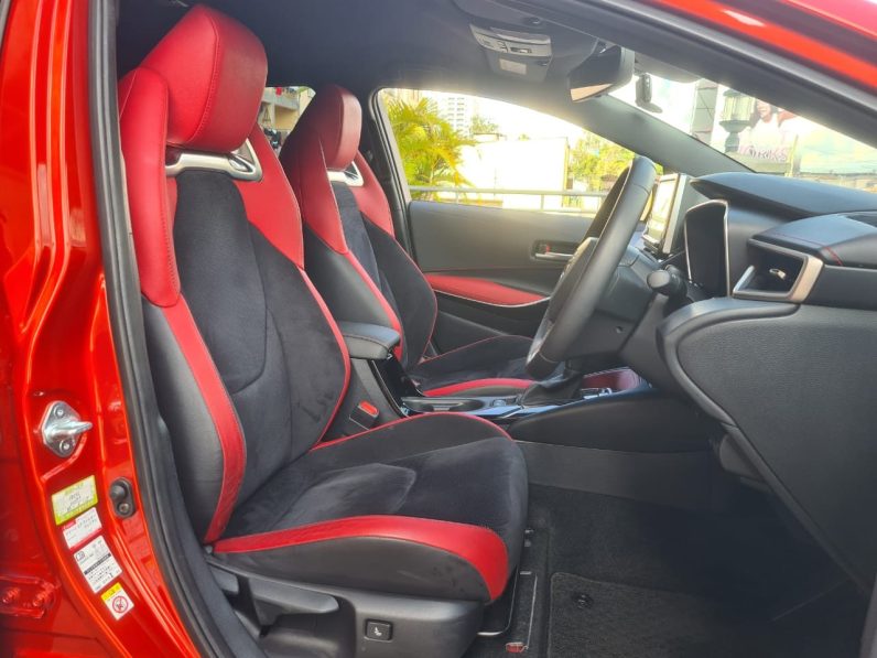 
								Toyota Corolla Sport full									