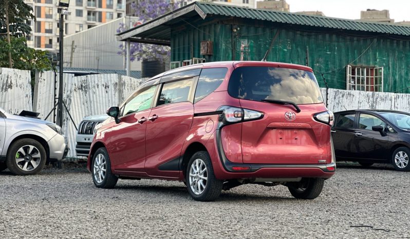 
								Toyota Sienta full									