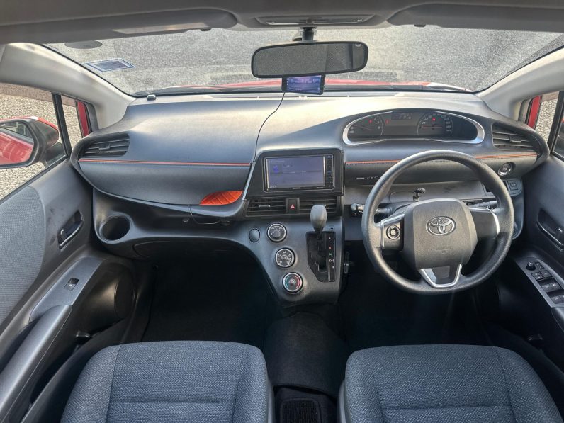 
								Toyota Sienta full									