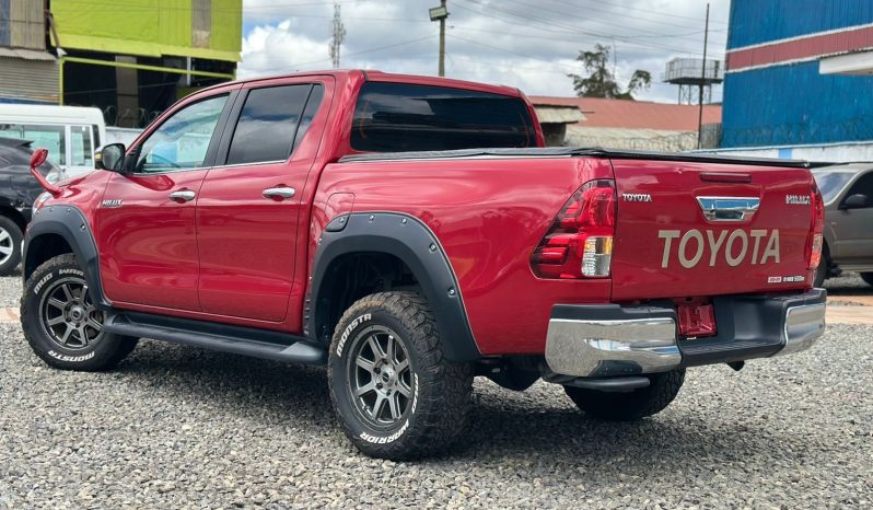 
								Toyota Hilux full									