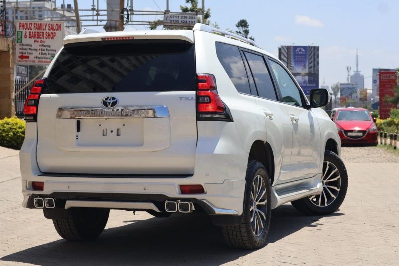 
								Toyota Land Cruiser TXL full									