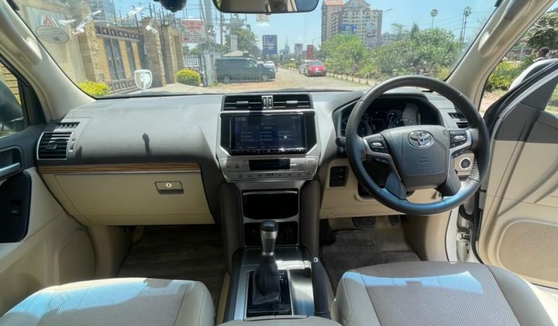 
								Toyota Land Cruiser TXL full									