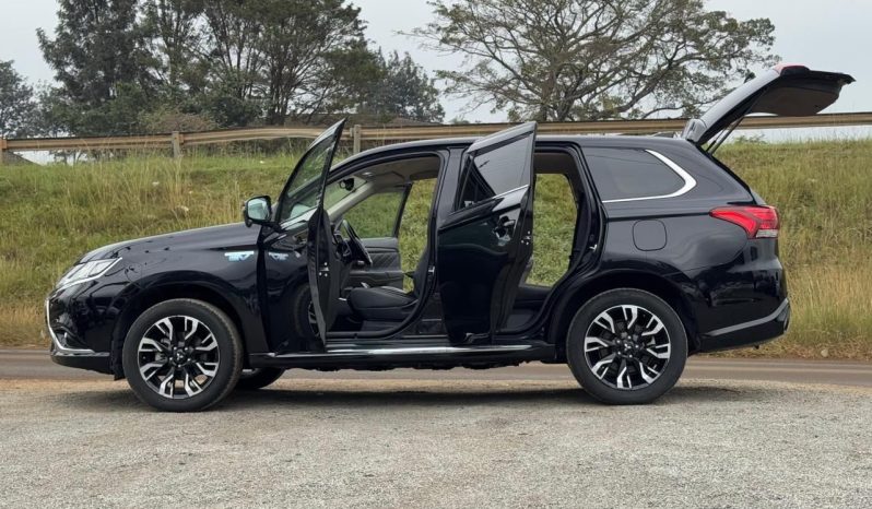 
								Mitsubishi Outlander full									