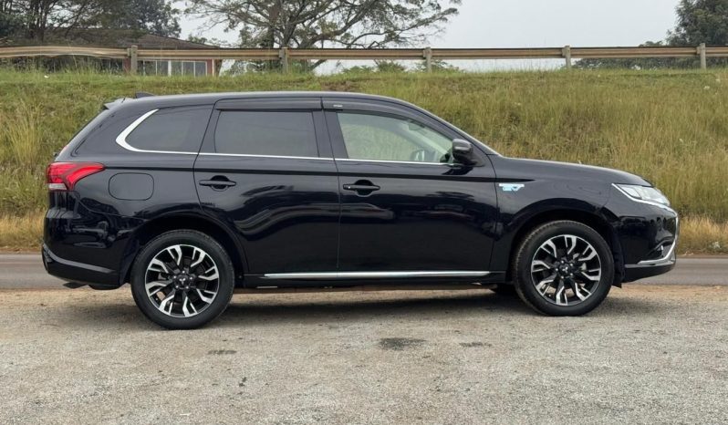 
								Mitsubishi Outlander full									