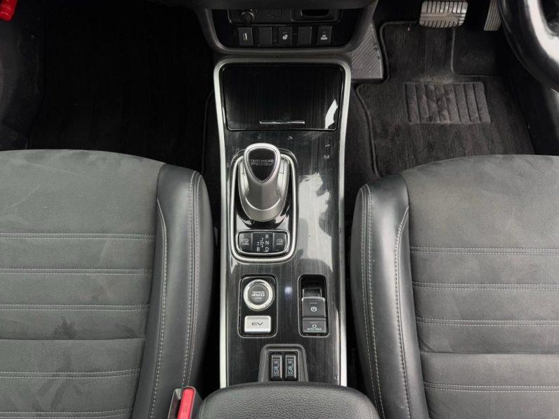 
								Mitsubishi Outlander full									