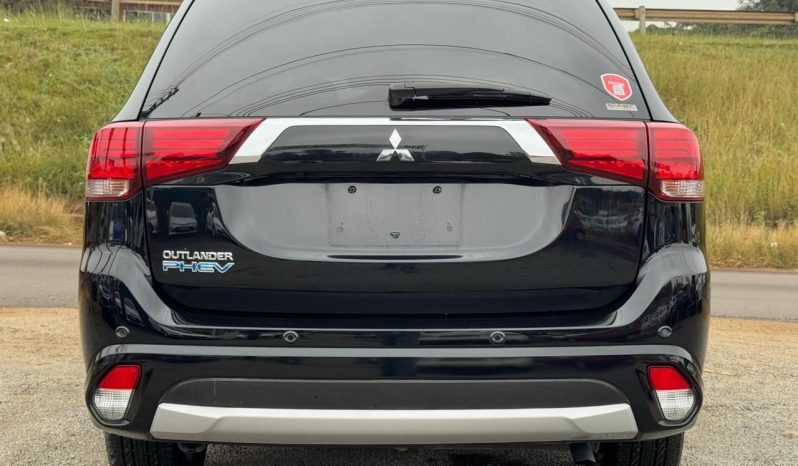 
								Mitsubishi Outlander full									