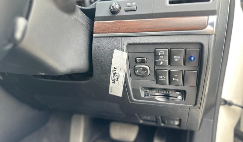 
								Toyota Land Cruiser 200 series ZX (LC200) full									