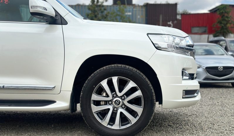 
								Toyota Land Cruiser 200 series ZX (LC200) full									