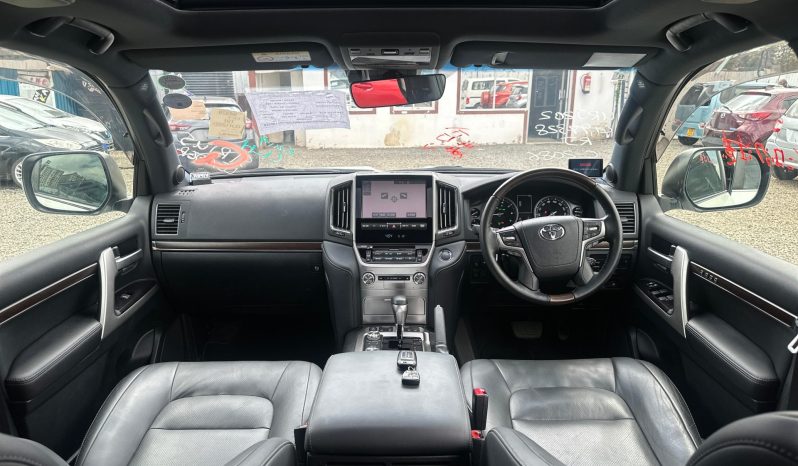 
								Toyota Land Cruiser 200 series ZX (LC200) full									