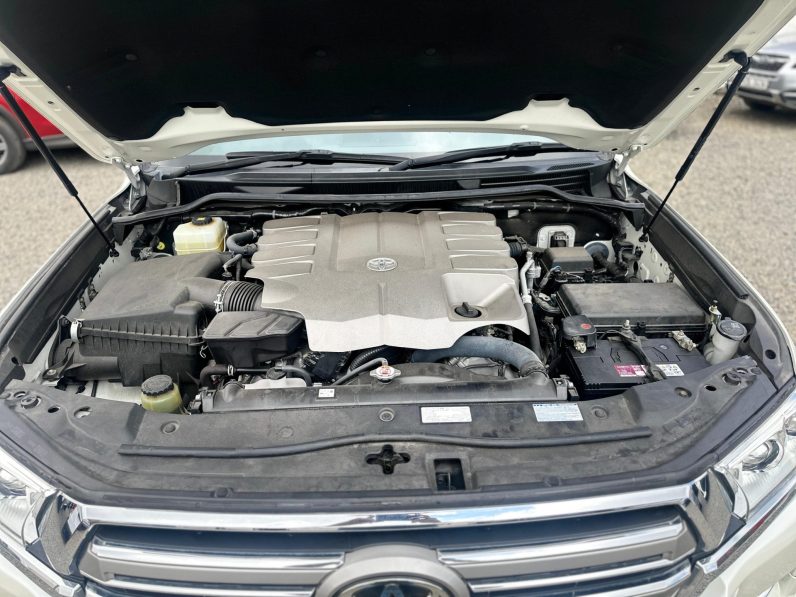 
								Toyota Land Cruiser 200 series ZX (LC200) full									