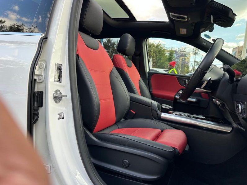 
								Mercedez Benz B180 full									