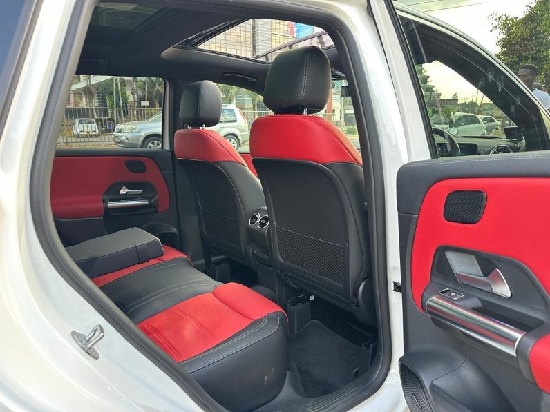 
								Mercedez Benz B180 full									