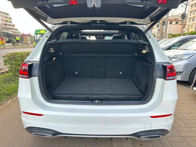 
								Mercedez Benz B180 full									