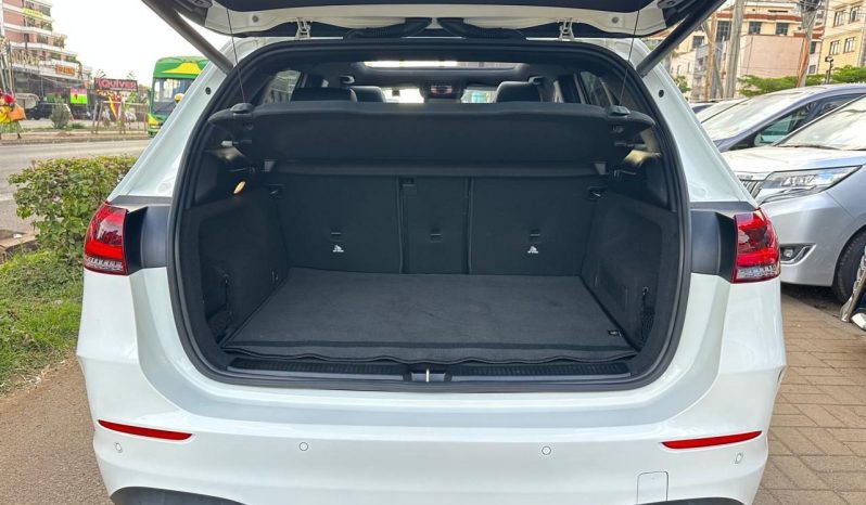 
								Mercedez Benz B180 full									